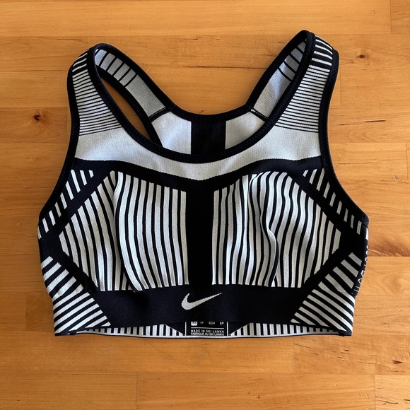 Nike sports bra - Picture 2 of 4